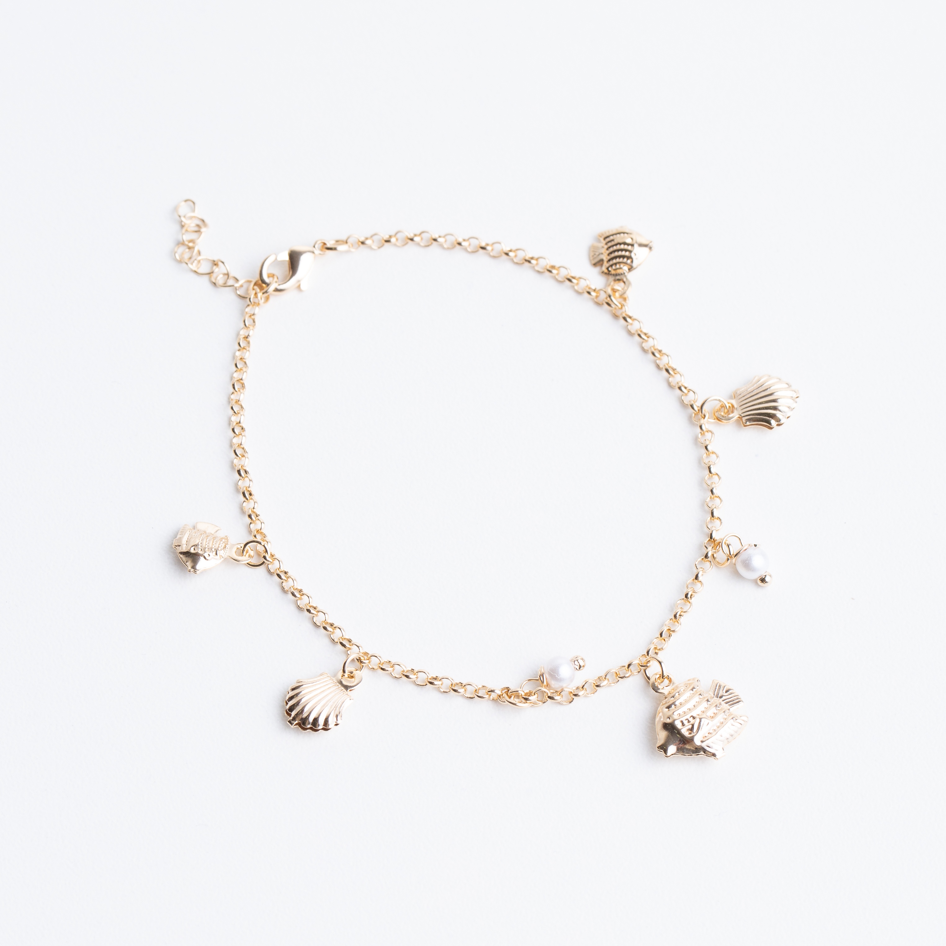 20901 Gold Bracelet with Marine Charms and Pearls